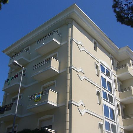 Hotel Moresco - Piscina Beach Village Riccione Esterno foto