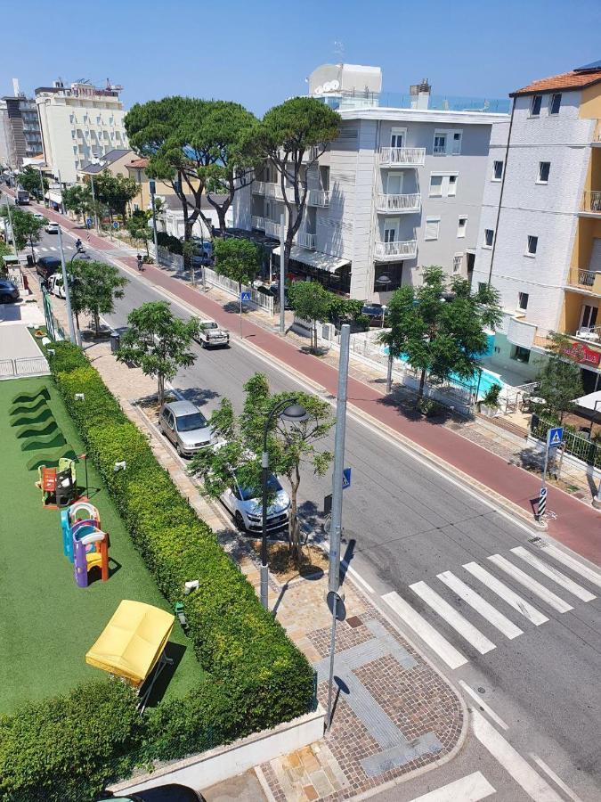 Hotel Moresco - Piscina Beach Village Riccione Esterno foto