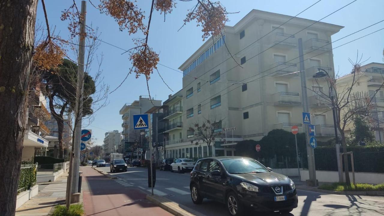 Hotel Moresco - Piscina Beach Village Riccione Esterno foto